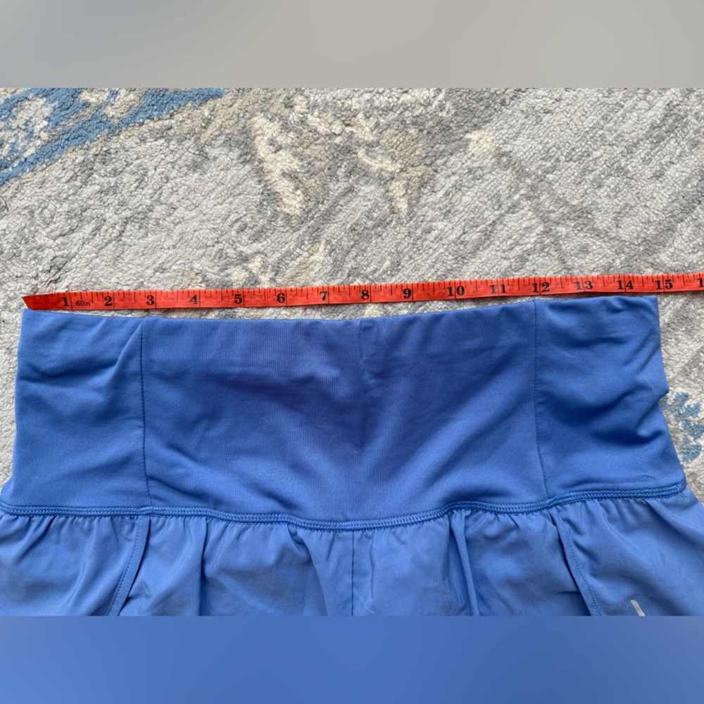 All in Motion Super High-Rise Shorts - Picture 5 of 9